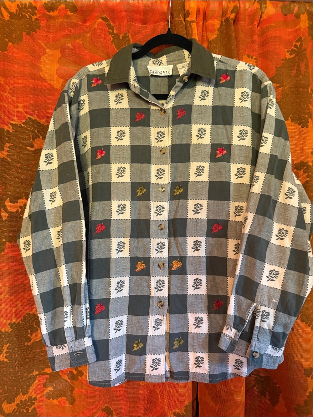 Vintage Castle Max Green and White Checked Button-Up Shirt with Embroidery
